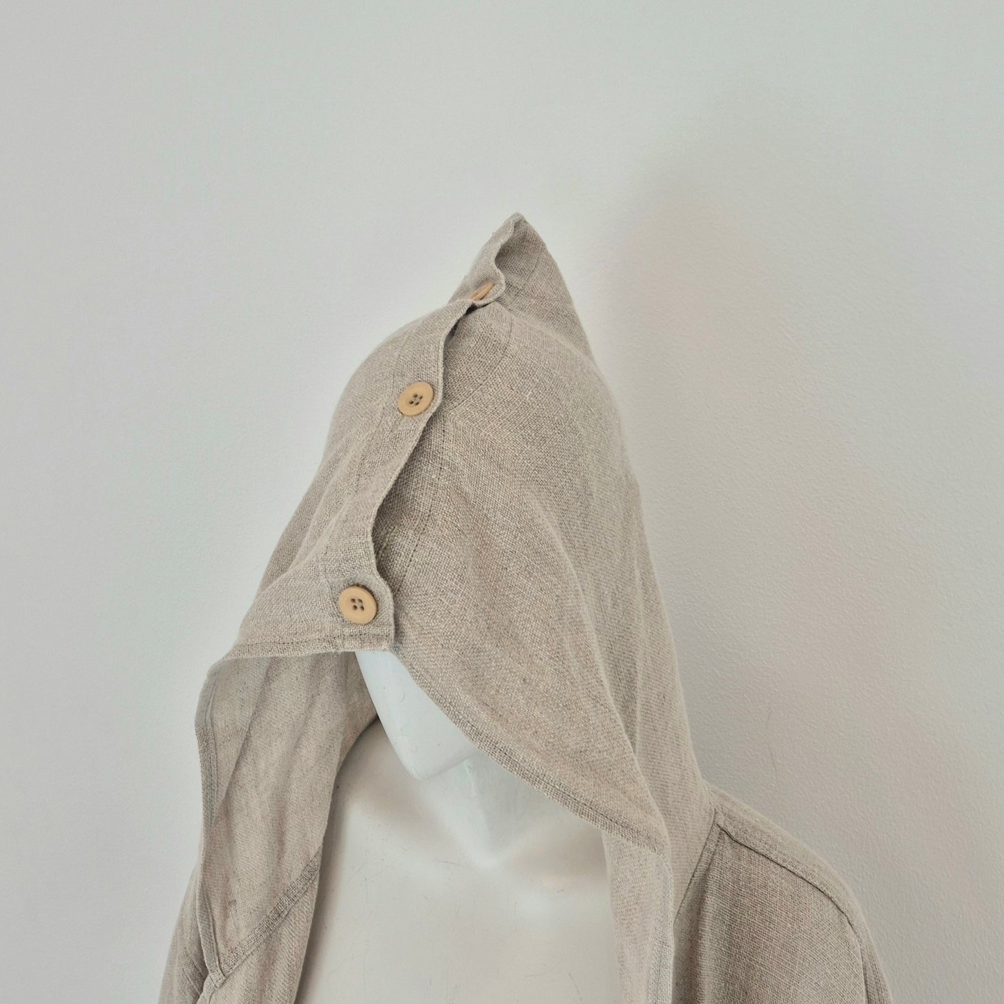 Ko and Co | Giacca ampia in lino beige con cappuccio