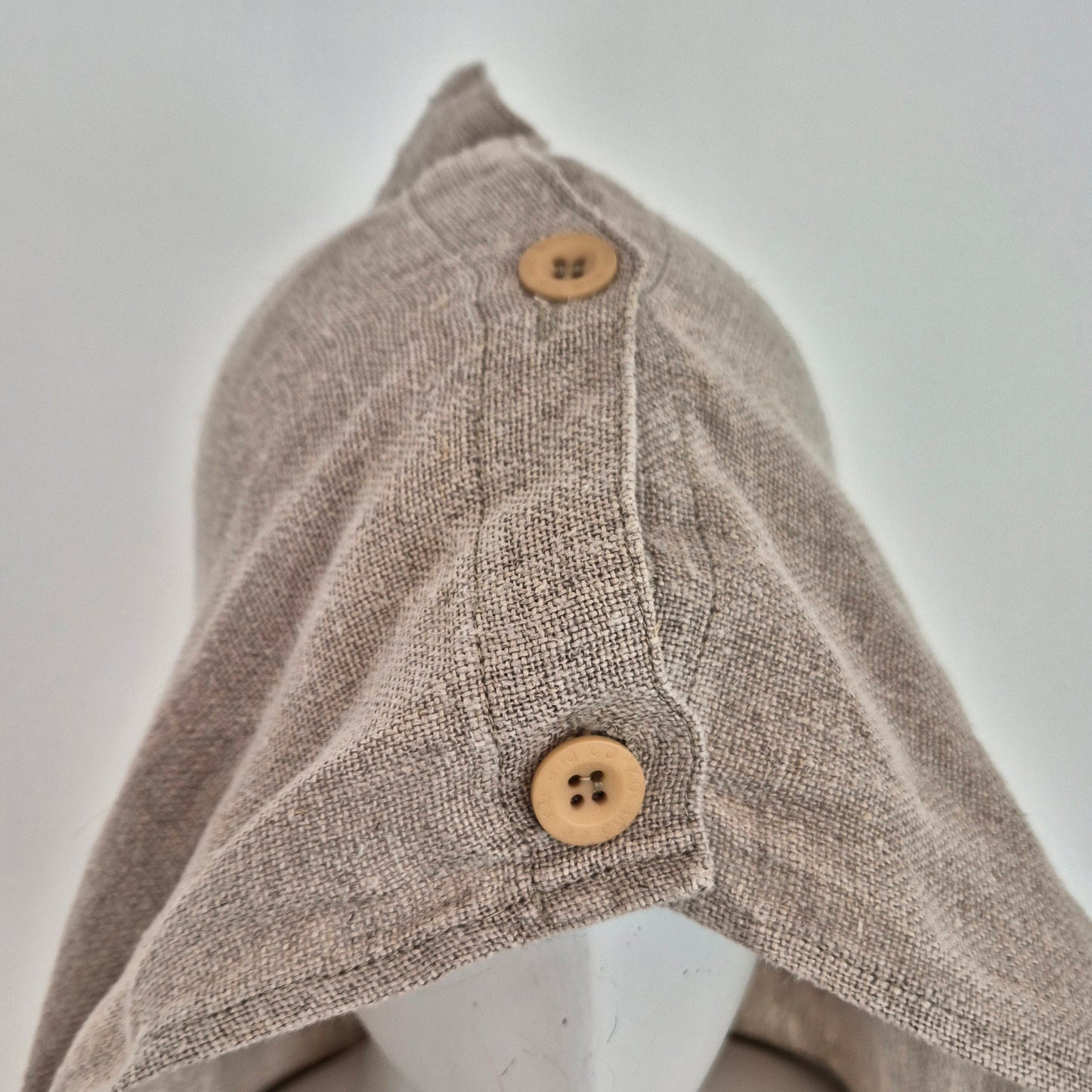 Ko and Co | Giacca ampia in lino beige con cappuccio