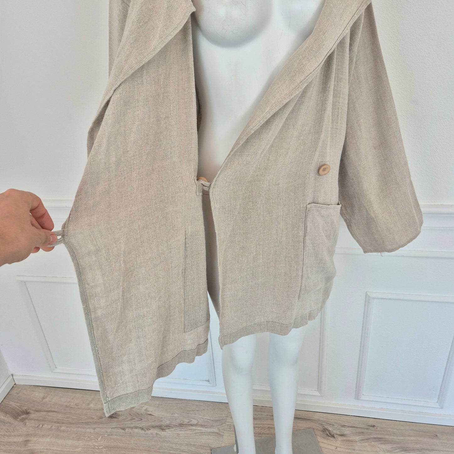 Ko and Co | Giacca ampia in lino beige con cappuccio