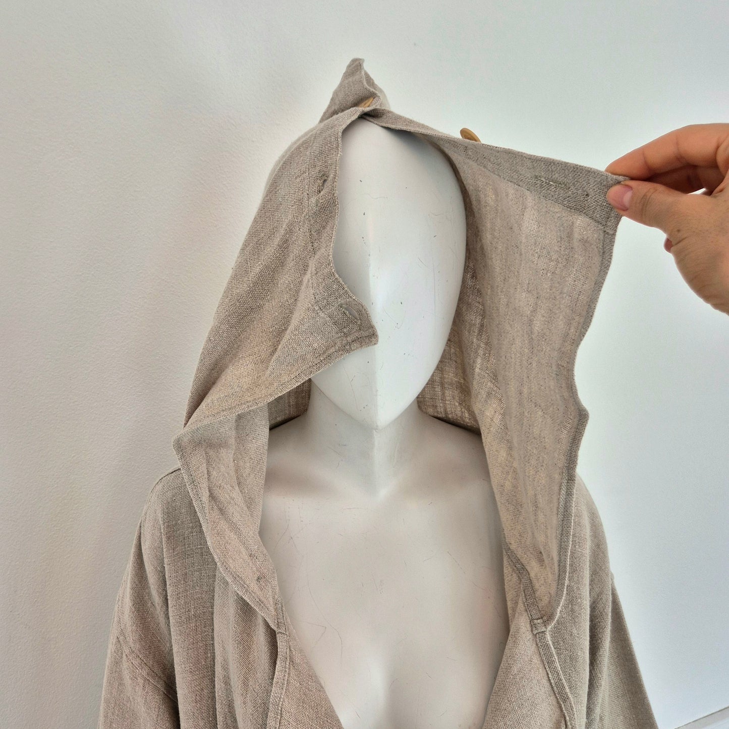Ko and Co | Giacca ampia in lino beige con cappuccio
