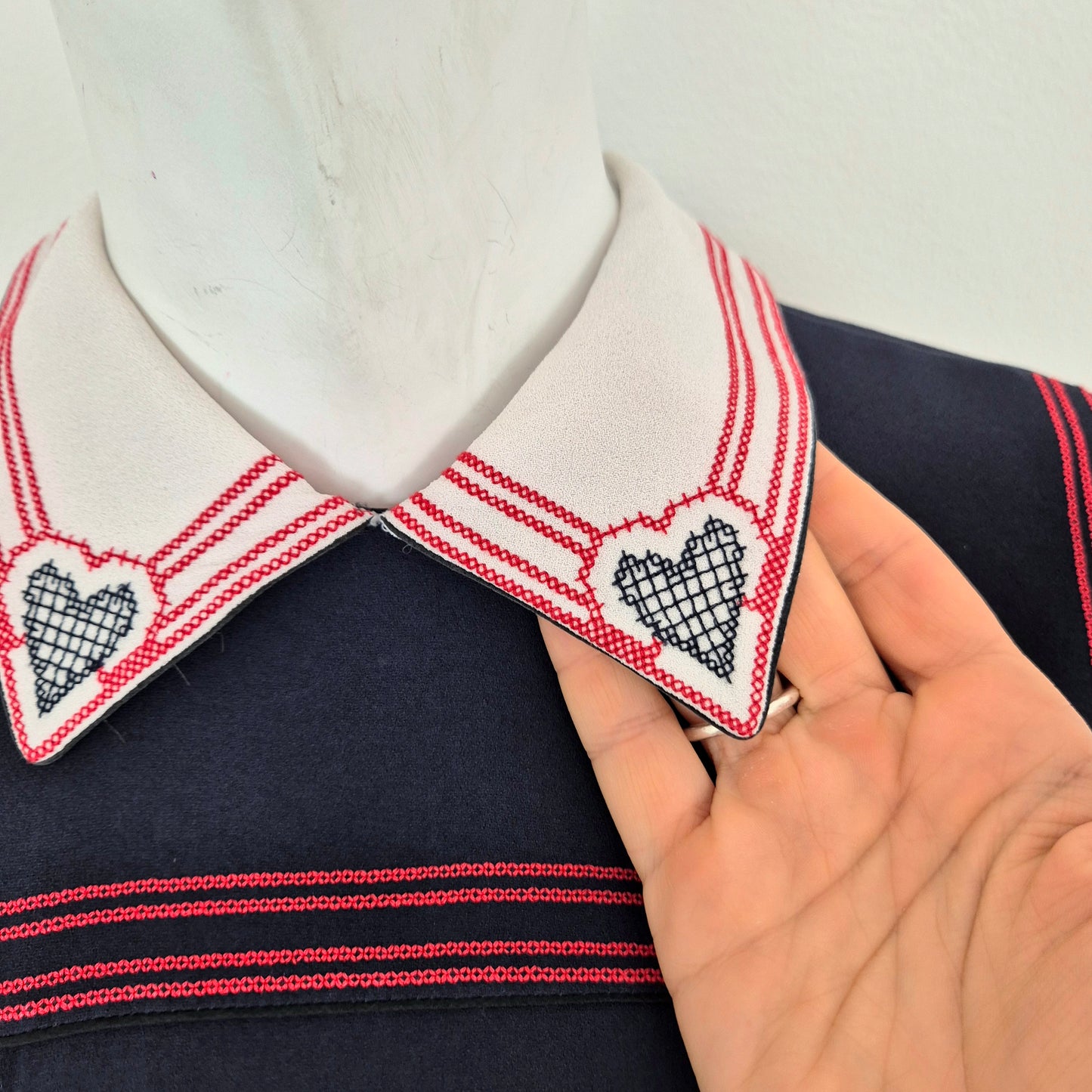 Miu Miu | Top con colletto cuori ricamati
