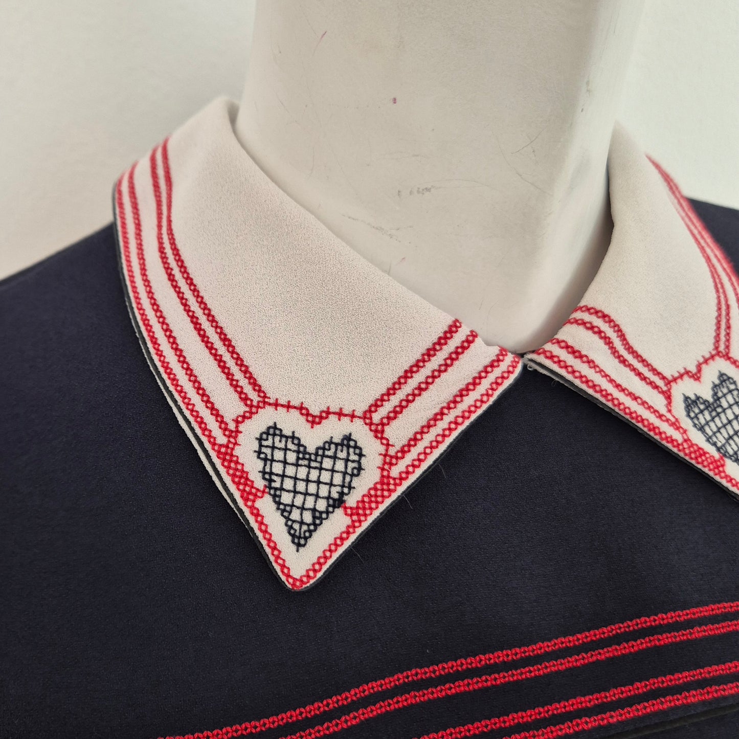 Miu Miu | Top con colletto cuori ricamati
