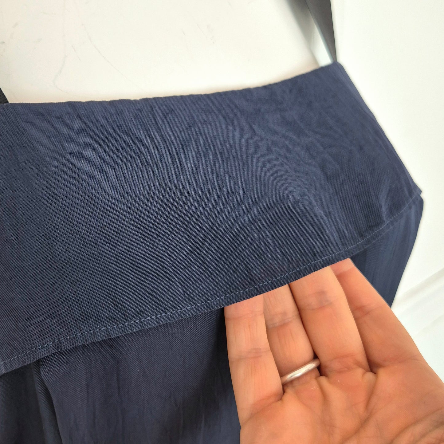 Issey Miyake | Abito blu con elastici