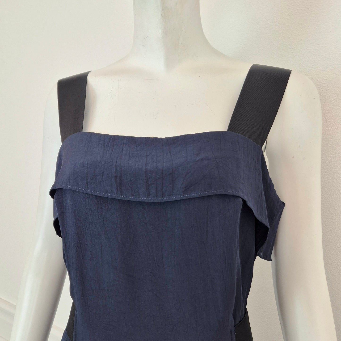 Issey Miyake | Abito blu con elastici