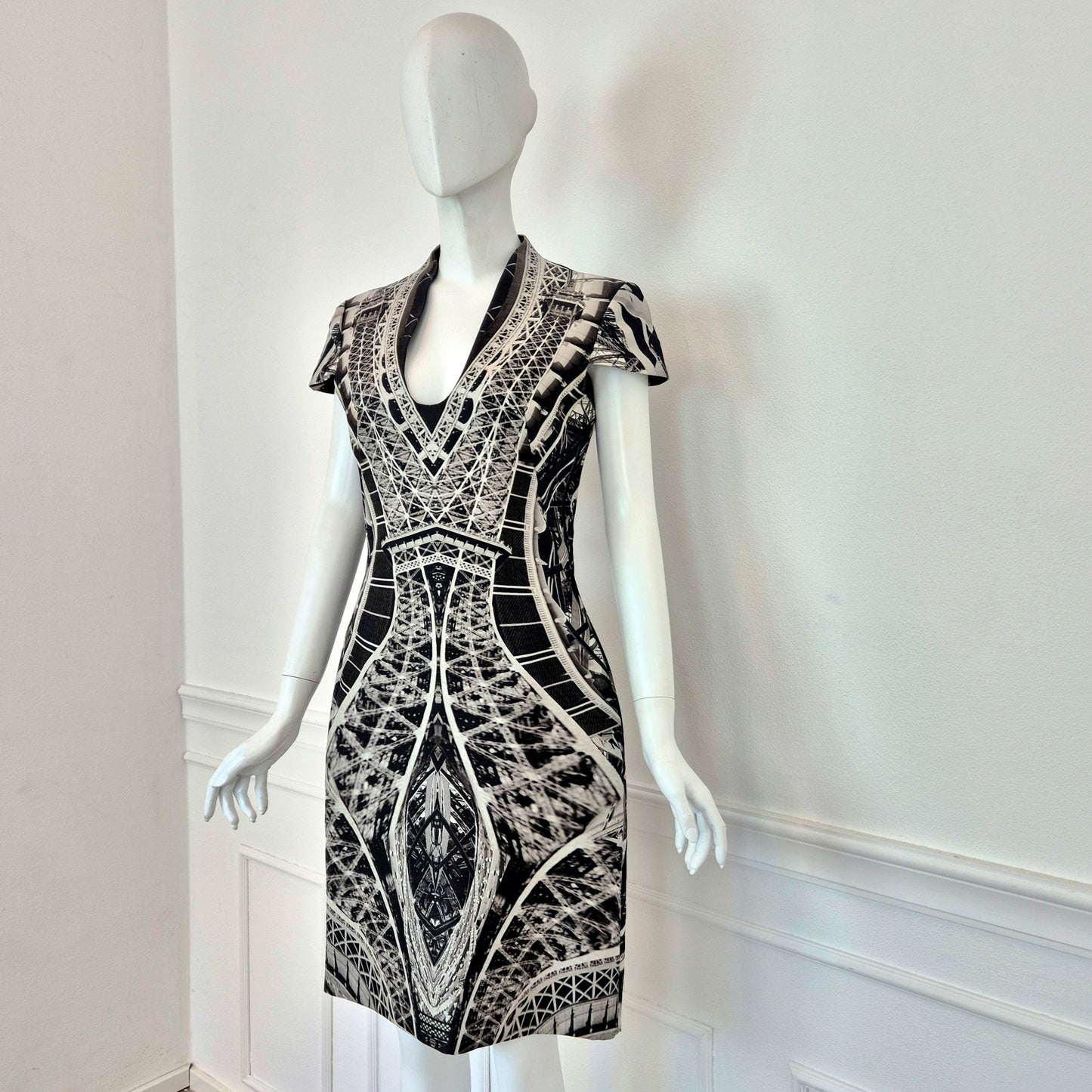 Alexander McQueen | Abito Eiffel Tower print SS 2009