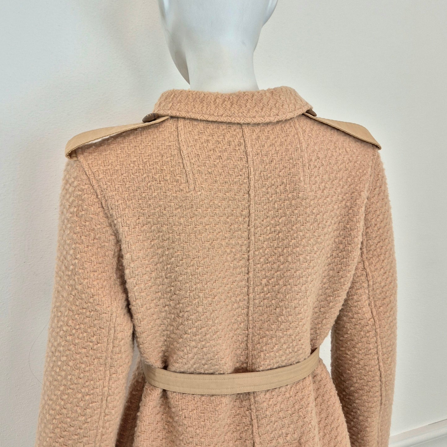 Courreges | Cappottino beige con cintura