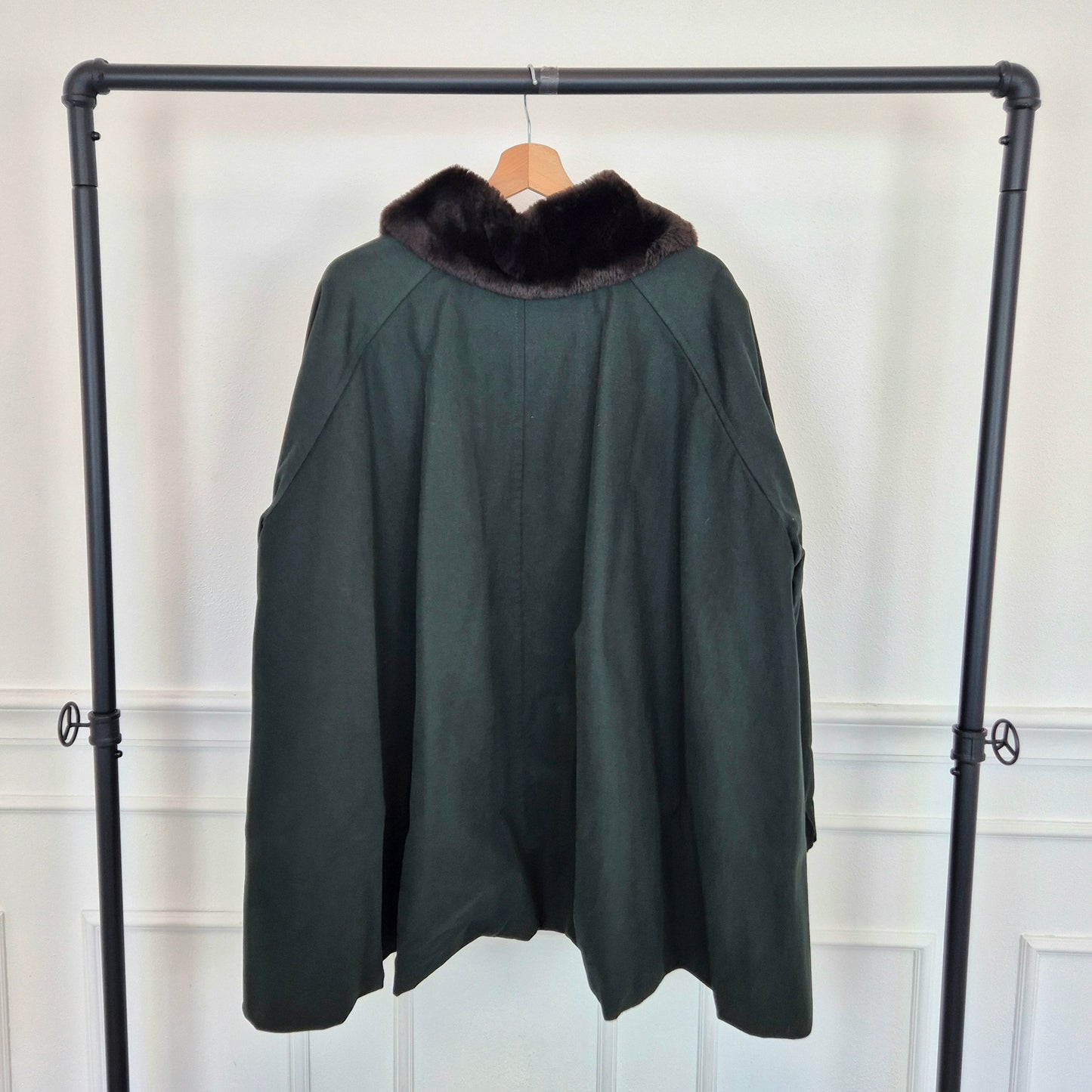 Romeo Gigli | Giaccone verde con interno scozzese e collo in pelo