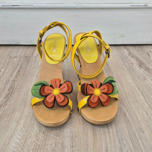 Miu Miu | Sandali fiore con zeppa in legno