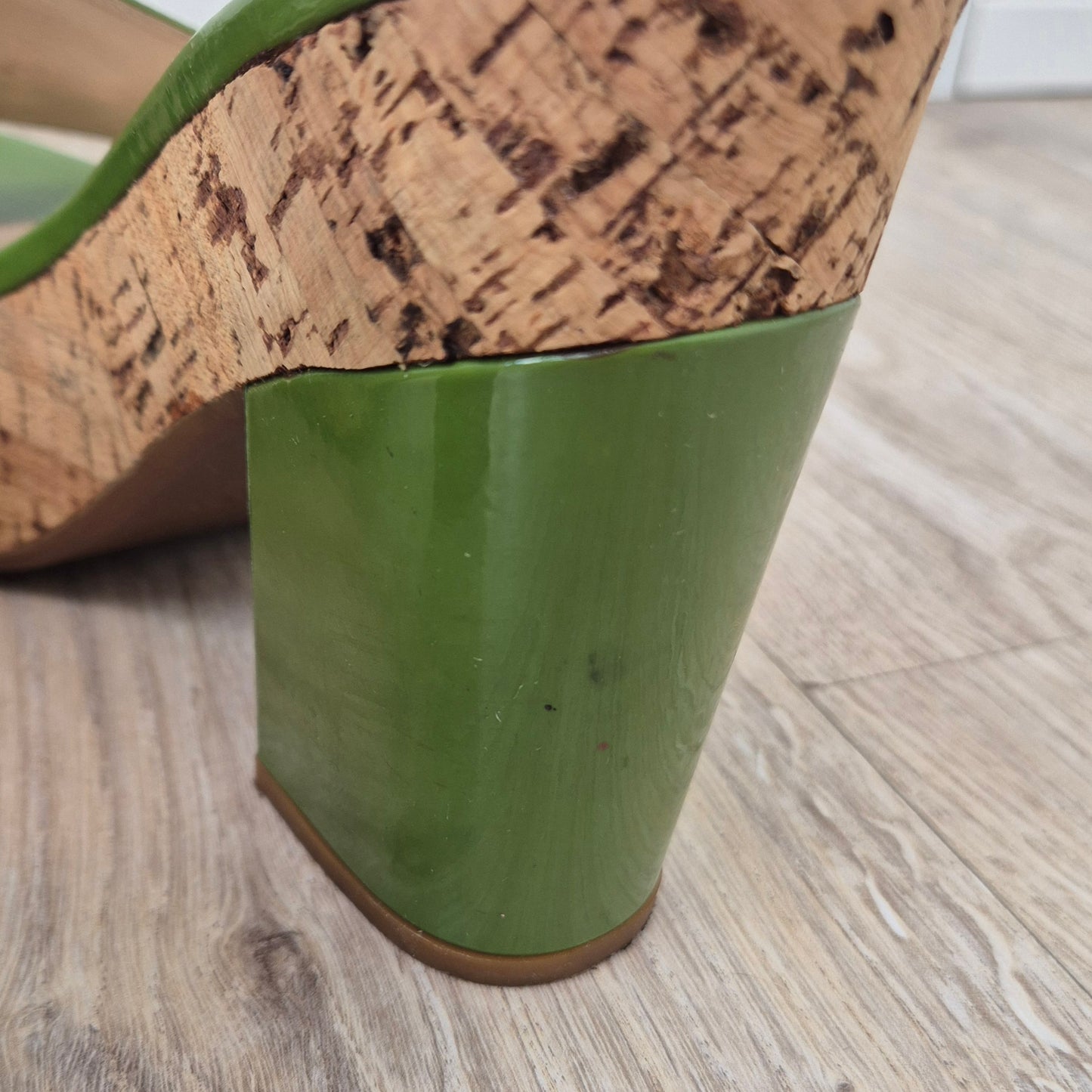 Prada | Sandali in legno e vernice verde