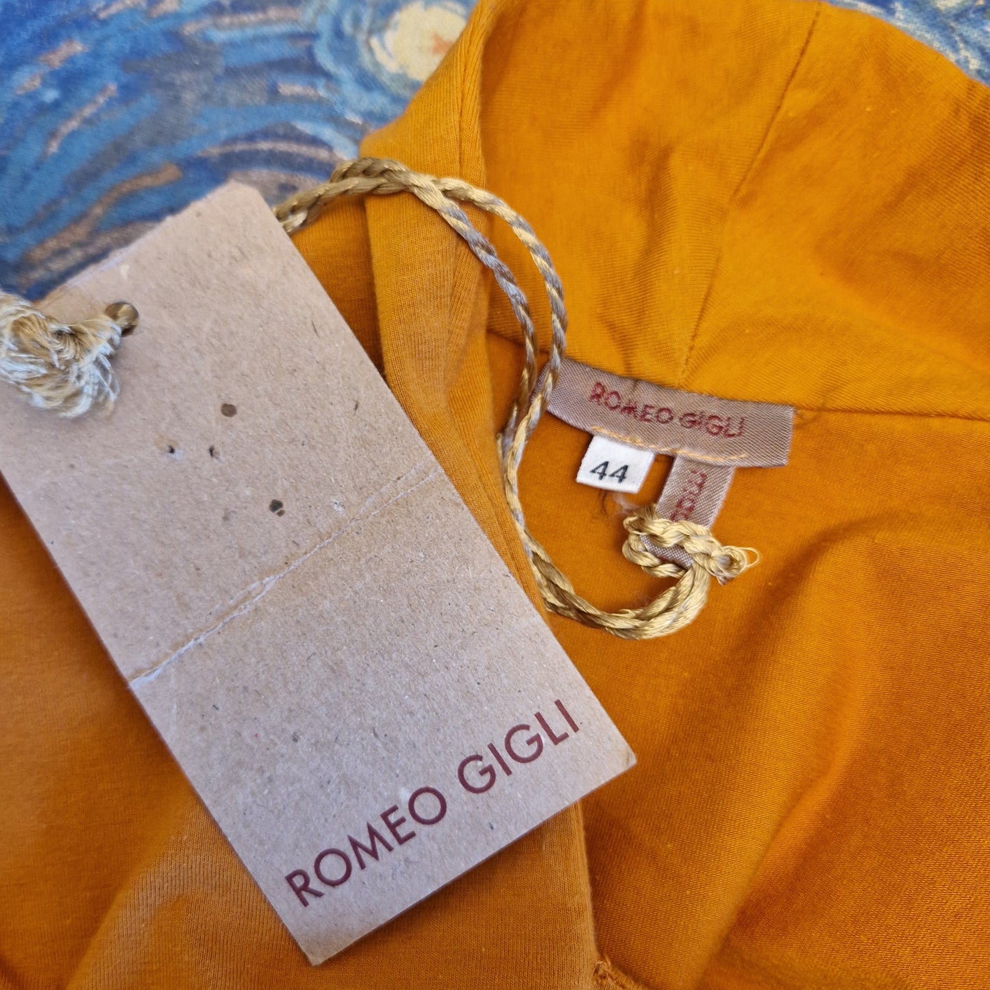 Top corto con balza Romeo Gigli 1990