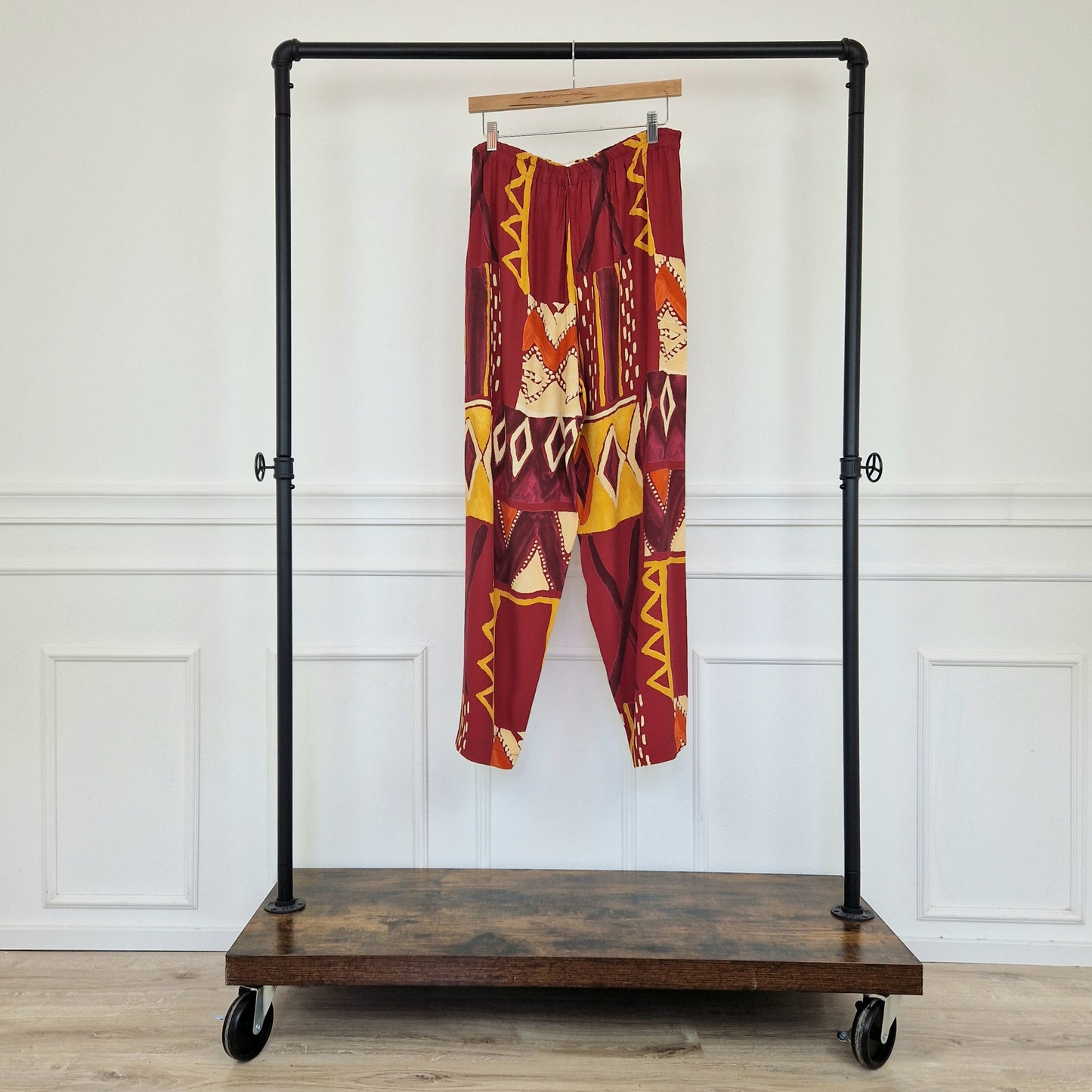 Pantaloni anni '90 rossi fantasia