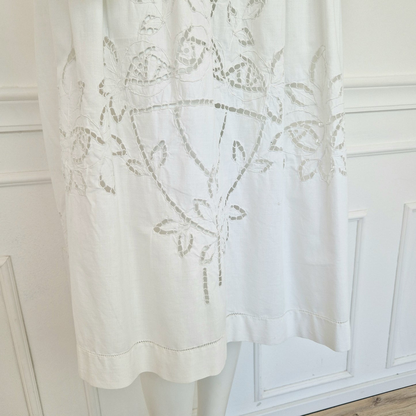 Gonna bianca vintage traforata
