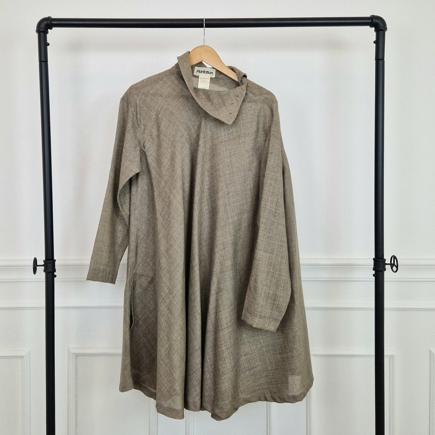 Abito Plantation di Issey Miyake grigio