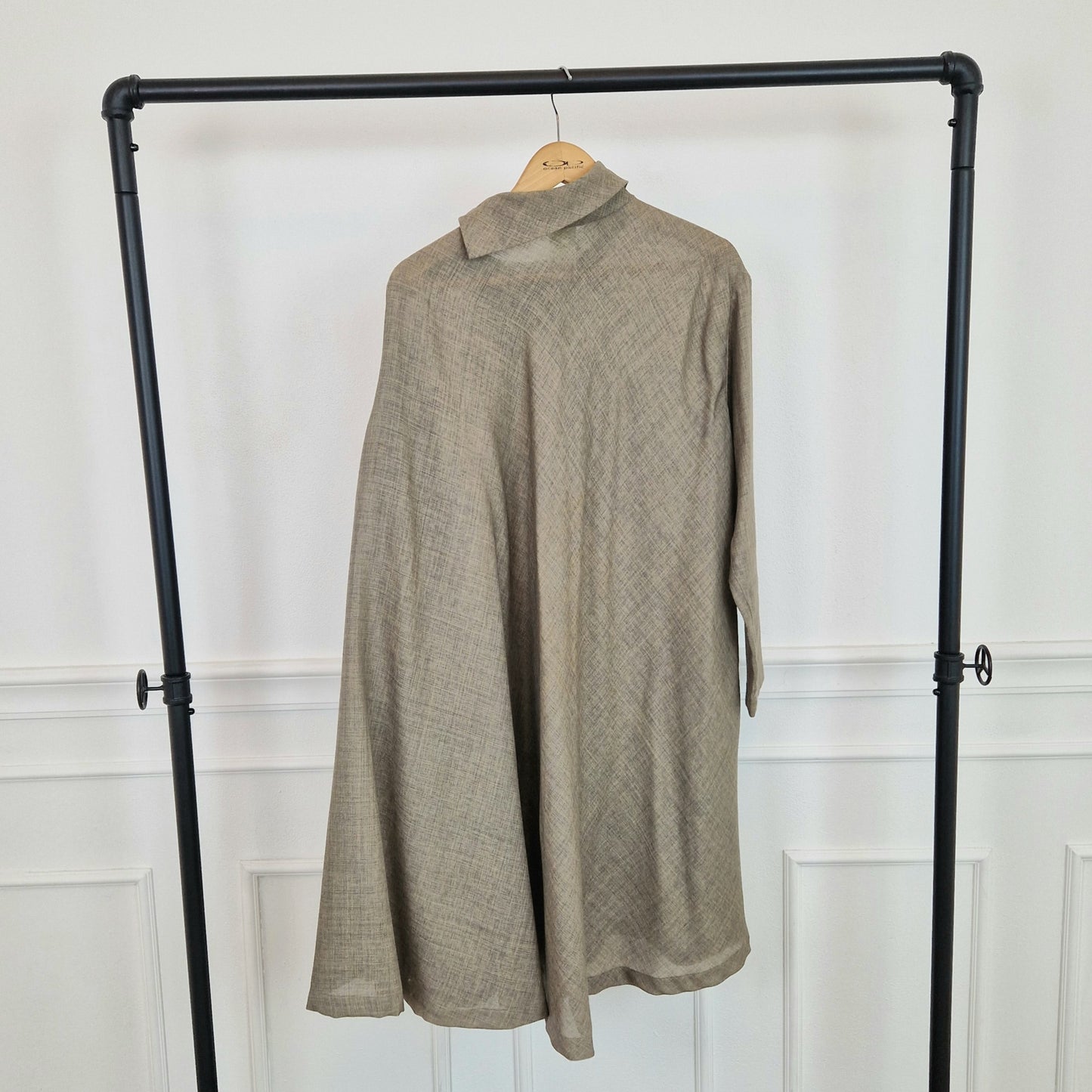 Abito Plantation di Issey Miyake grigio