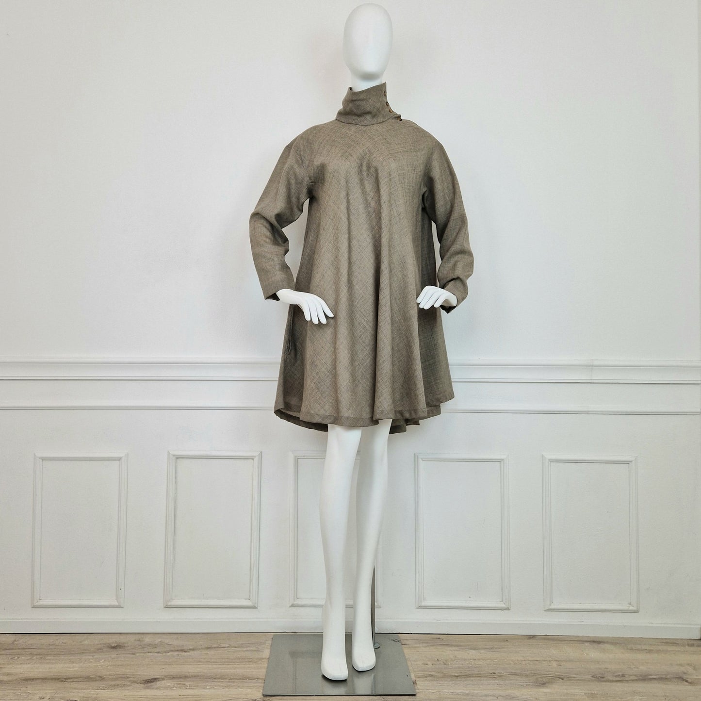 Abito Plantation di Issey Miyake grigio