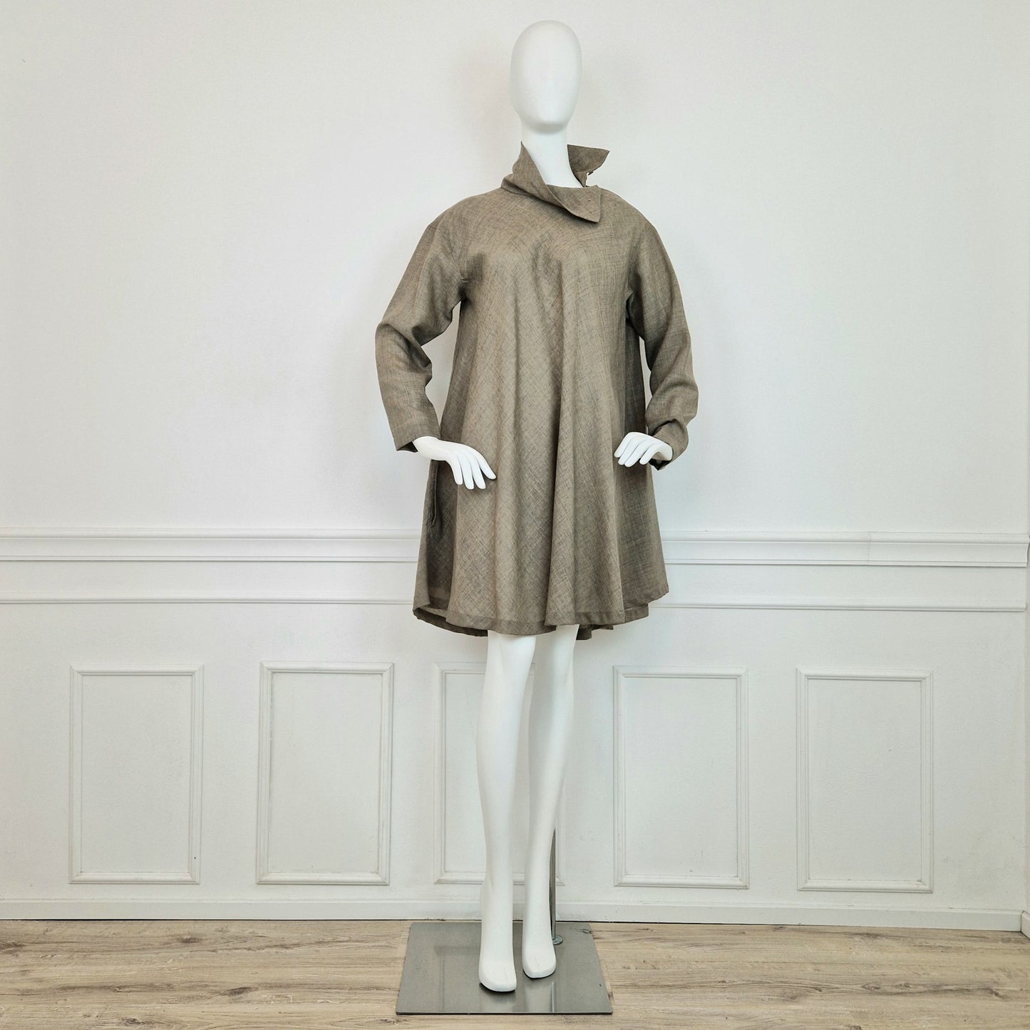 Abito Plantation di Issey Miyake grigio
