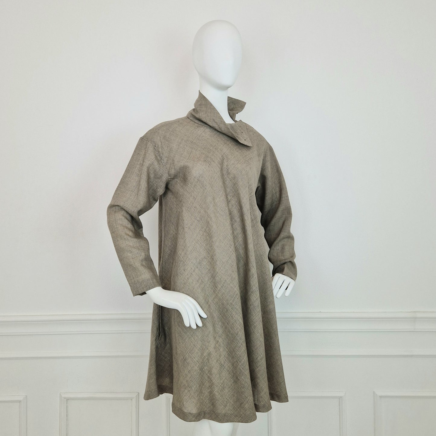 Abito Plantation di Issey Miyake grigio