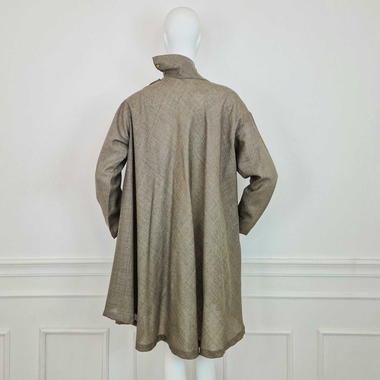 Abito Plantation di Issey Miyake grigio