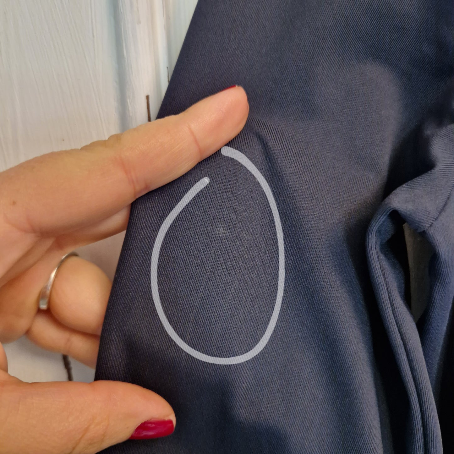 Abito Moschino "La moda non c'è più"