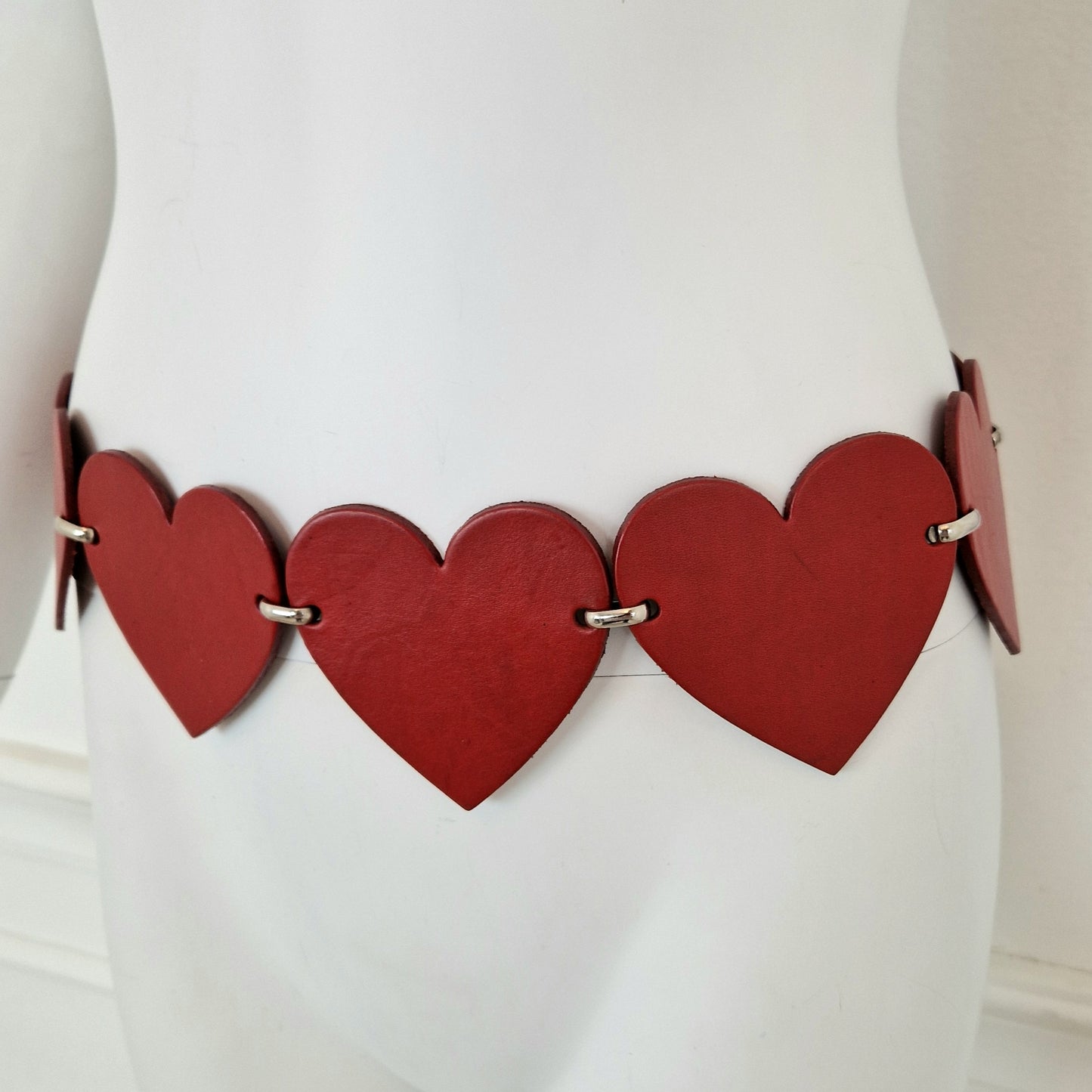 Cintura Moschino cuori rossi