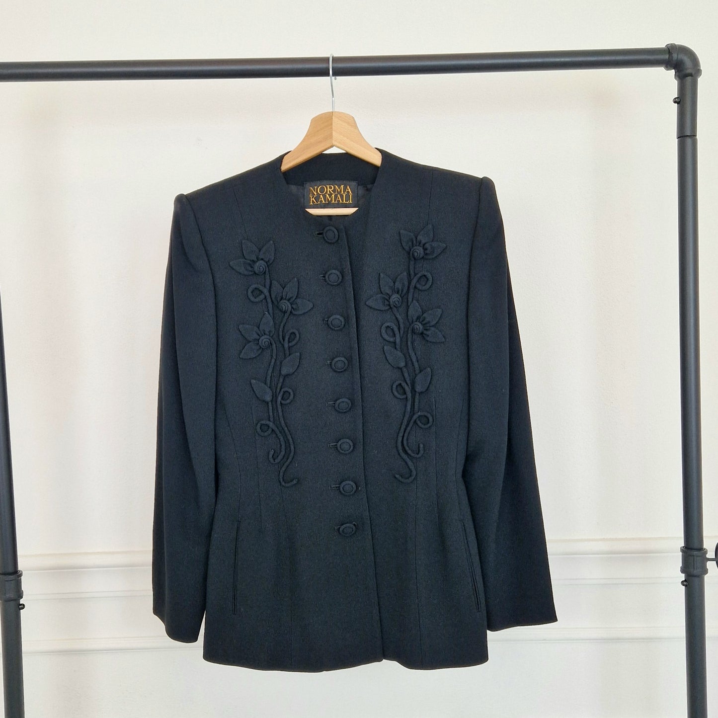 Norma Kamali | Giacca vintage con fiori applicati 1988