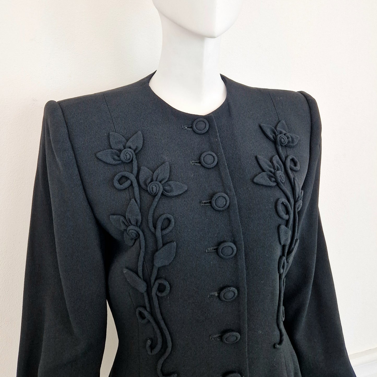 Norma Kamali | Giacca vintage con fiori applicati 1988