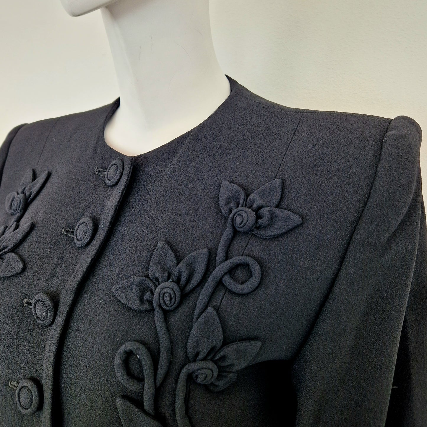 Norma Kamali | Giacca vintage con fiori applicati 1988