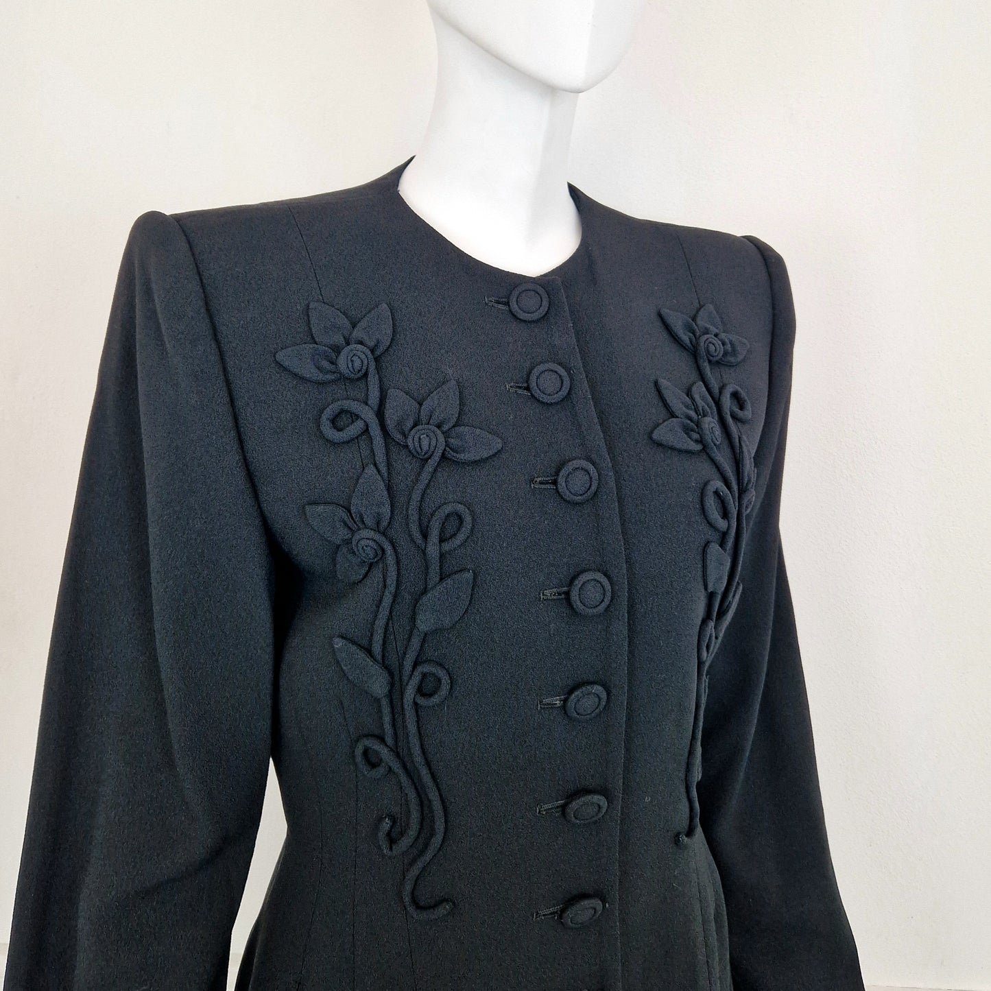 Norma Kamali | Giacca vintage con fiori applicati 1988