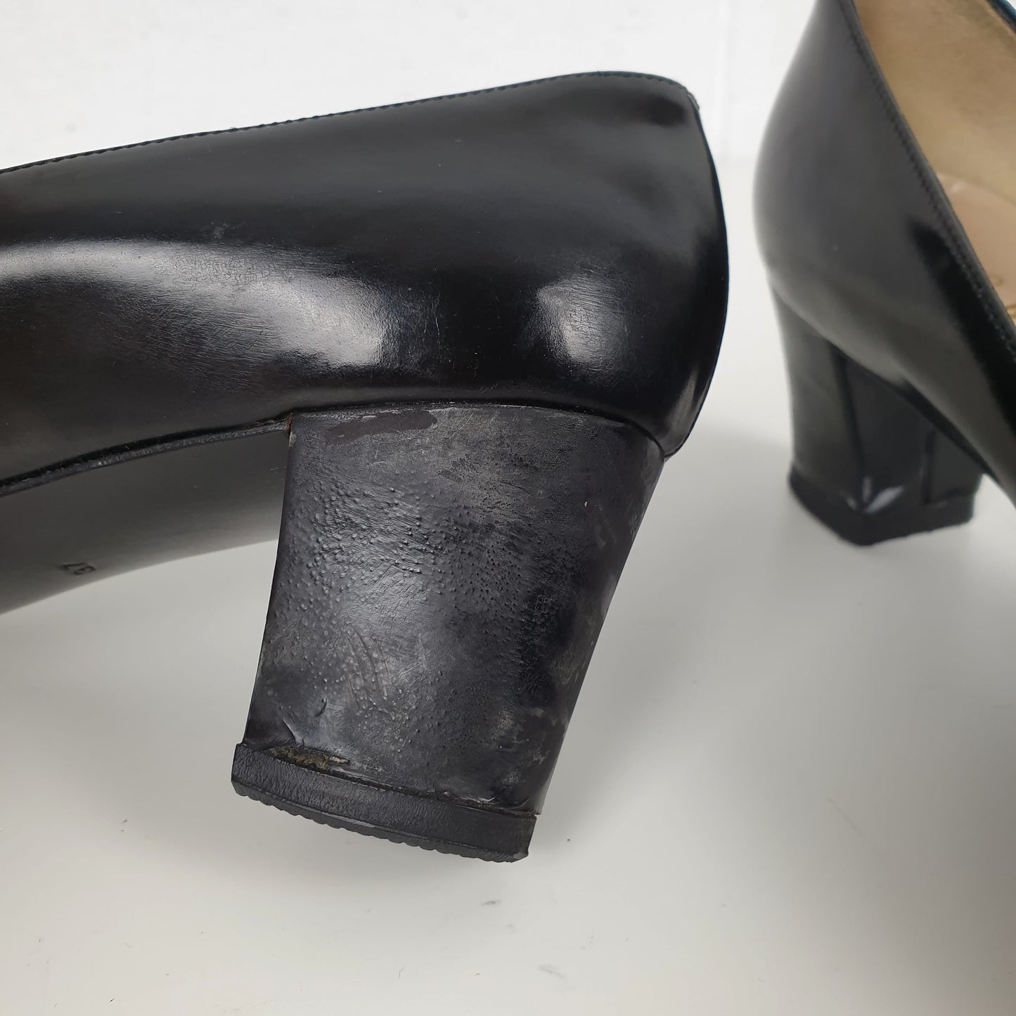 Scarpe Bruno Magli in pelle nera