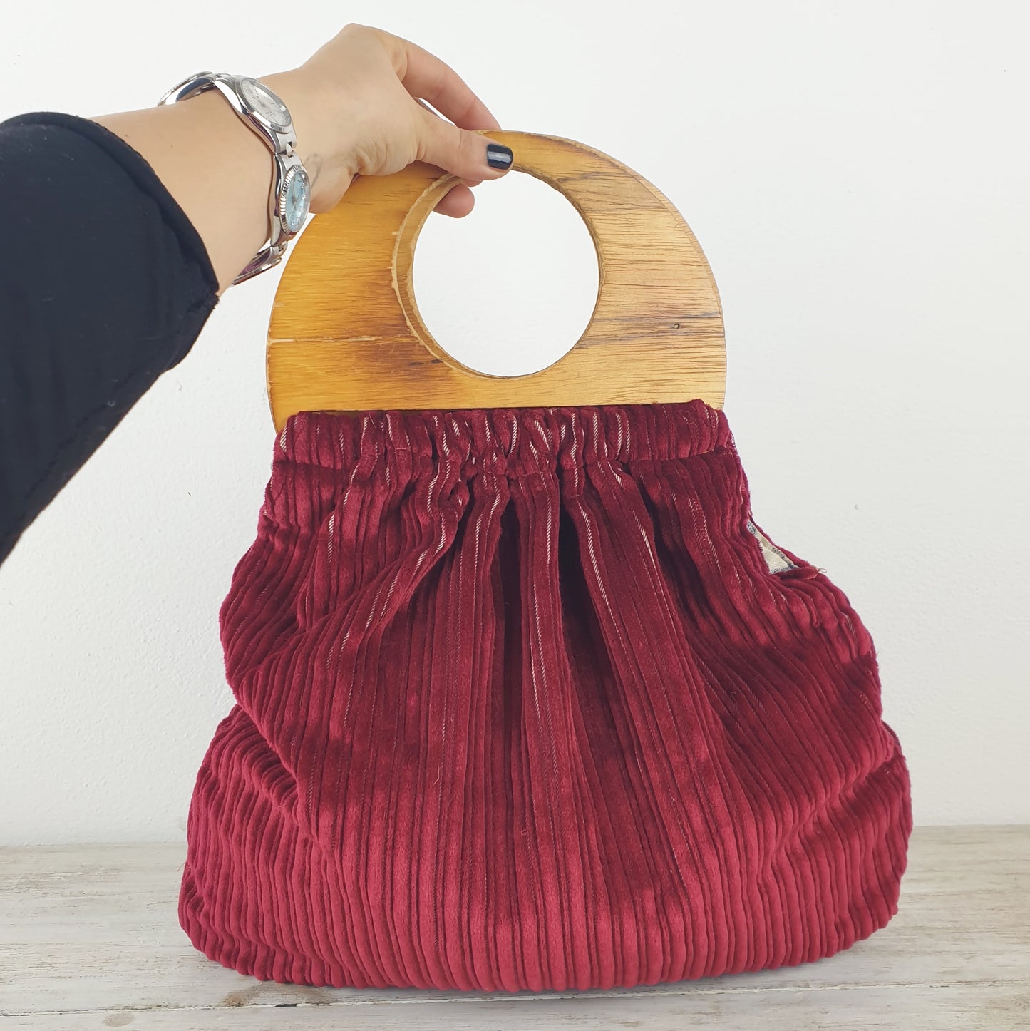 borsa vintage in velluto e legno