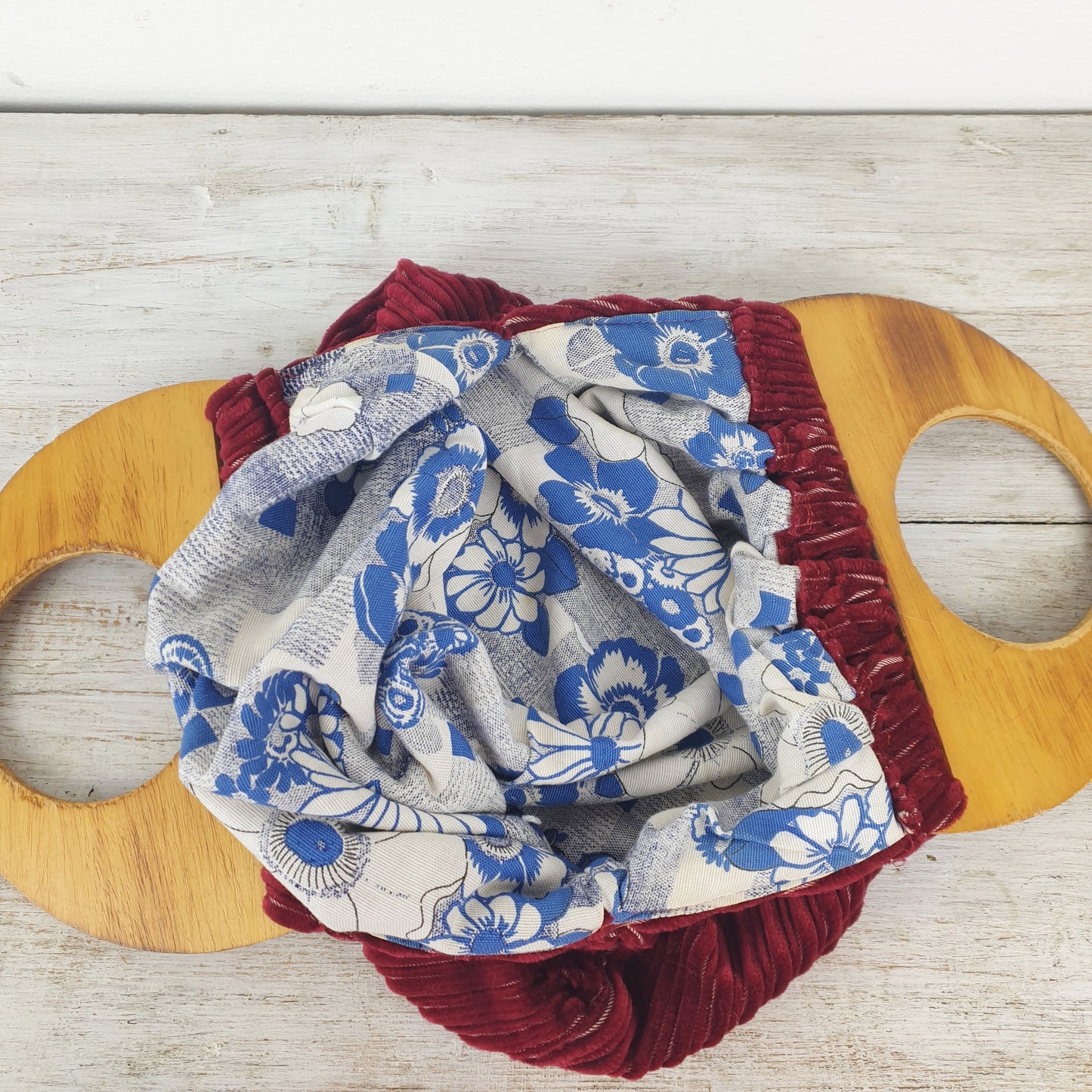 borsa vintage in velluto e legno