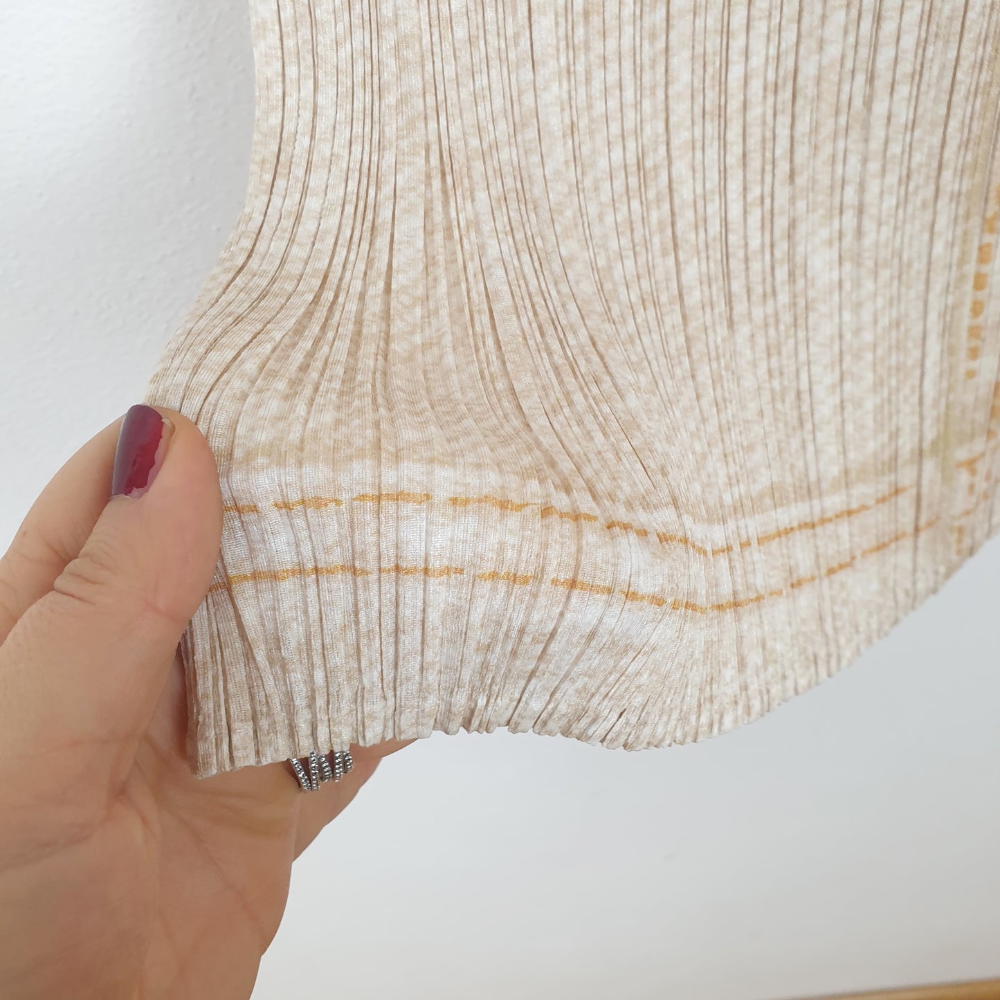 Gonna Issey Miyake Pleats please con tasche color sabbia