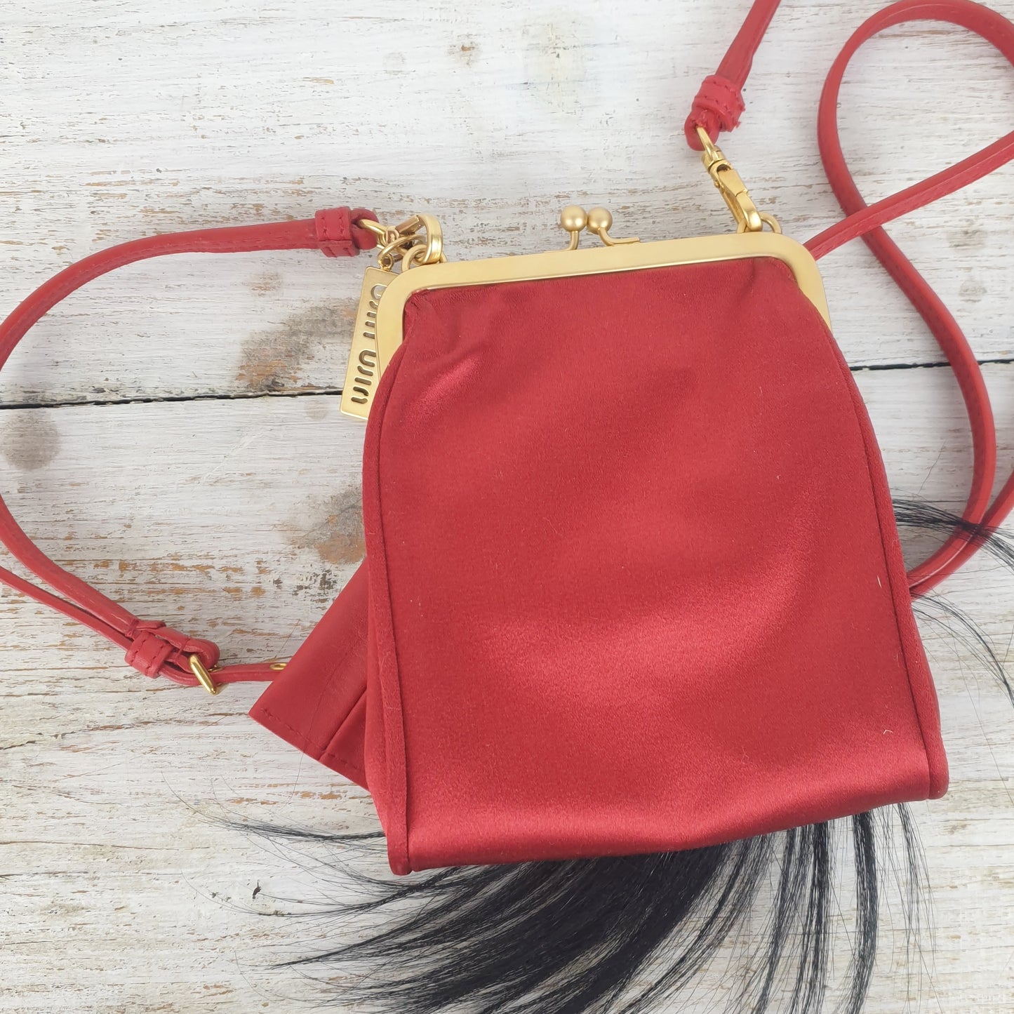 Micro bag Miu Miu rossa in raso e pelle