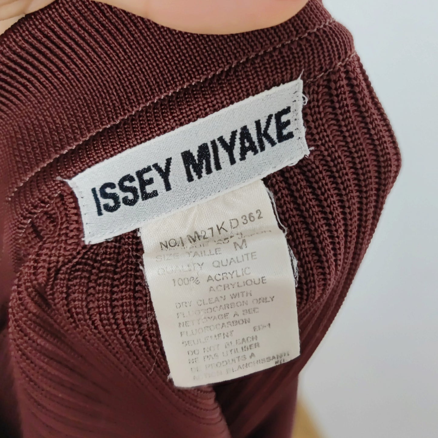Pull Issey Miyake maglia marrone