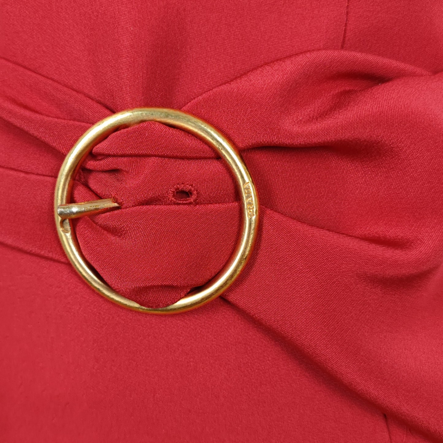 Completo Prada in seta rossa