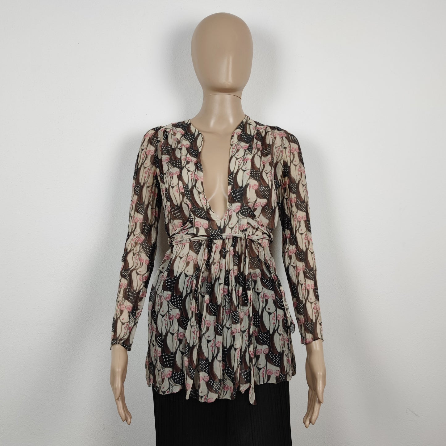 blusa Prada da collezione - naked women