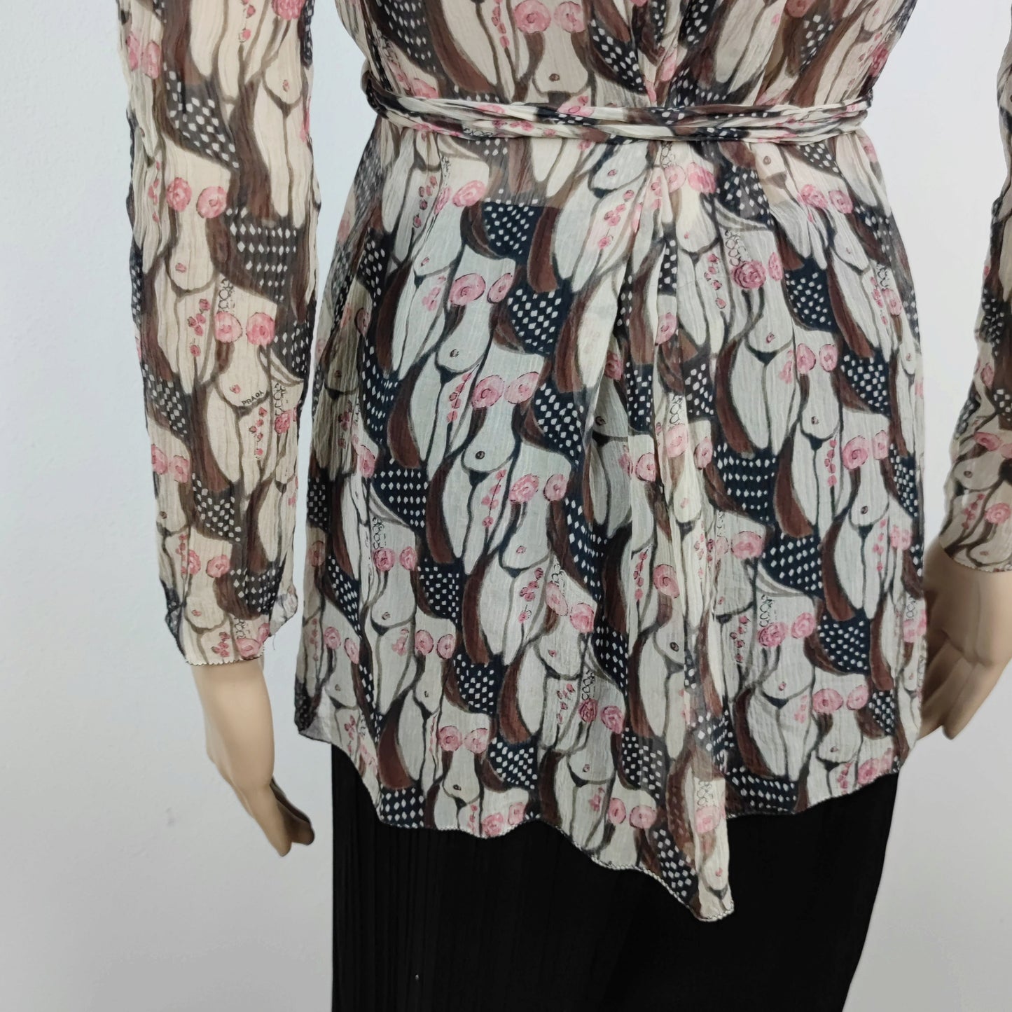 blusa Prada da collezione - naked women