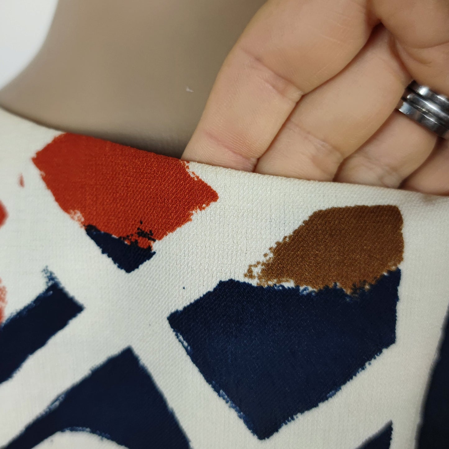 giacca multicolor con bottoni in legno