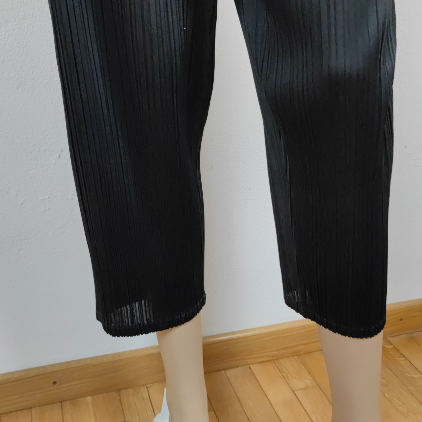 pantaloni Pleats Please neri