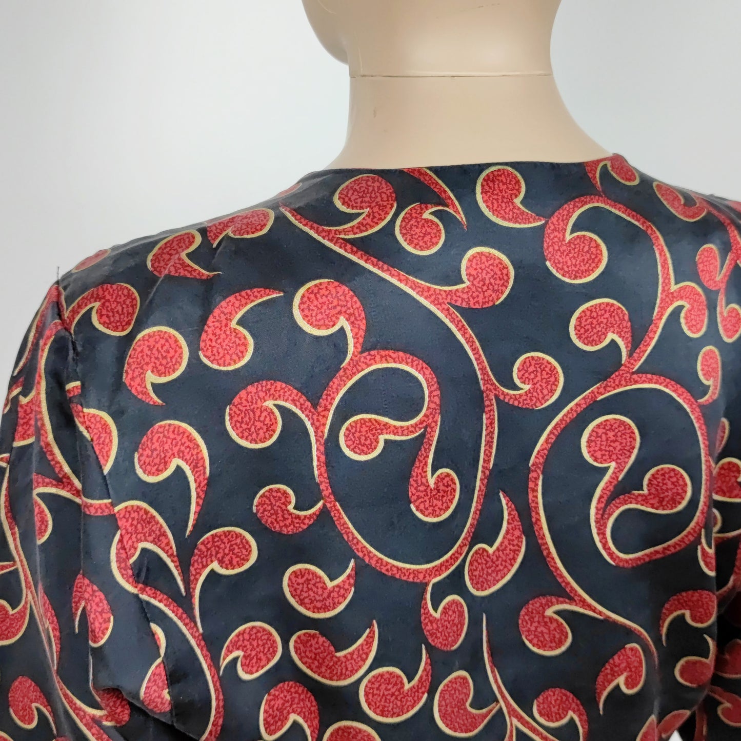 blusa Ysl nera stampe rosse ed oro