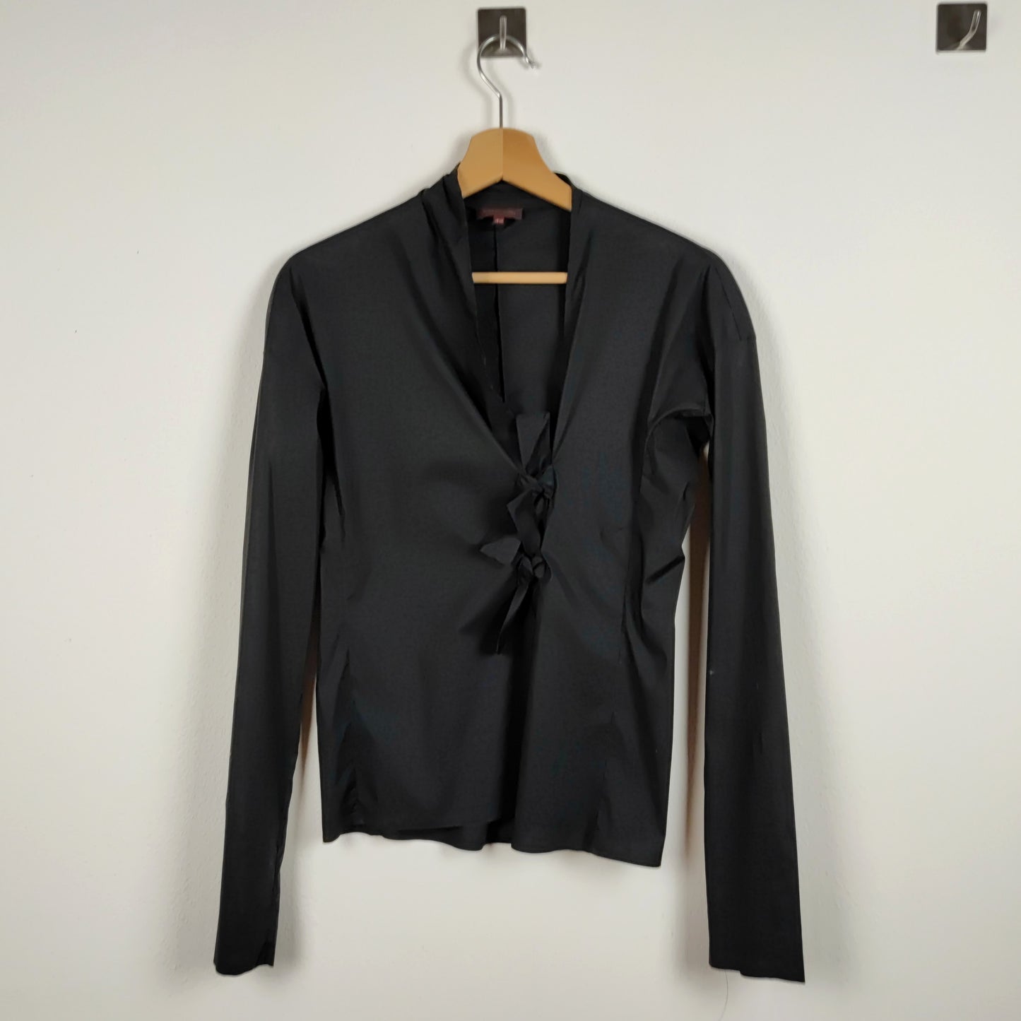 camicia Romeo Gigli nera con fiocchi