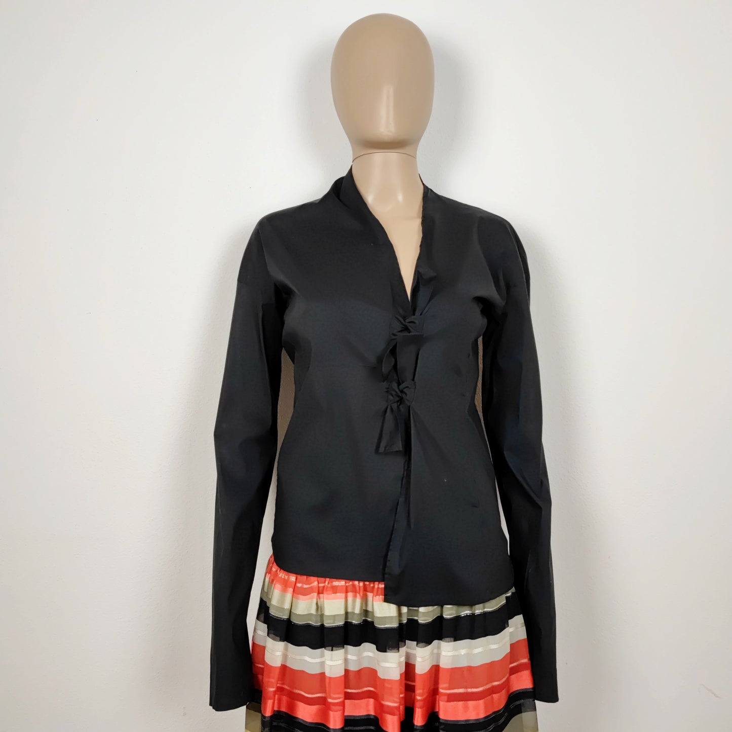camicia Romeo Gigli nera con fiocchi