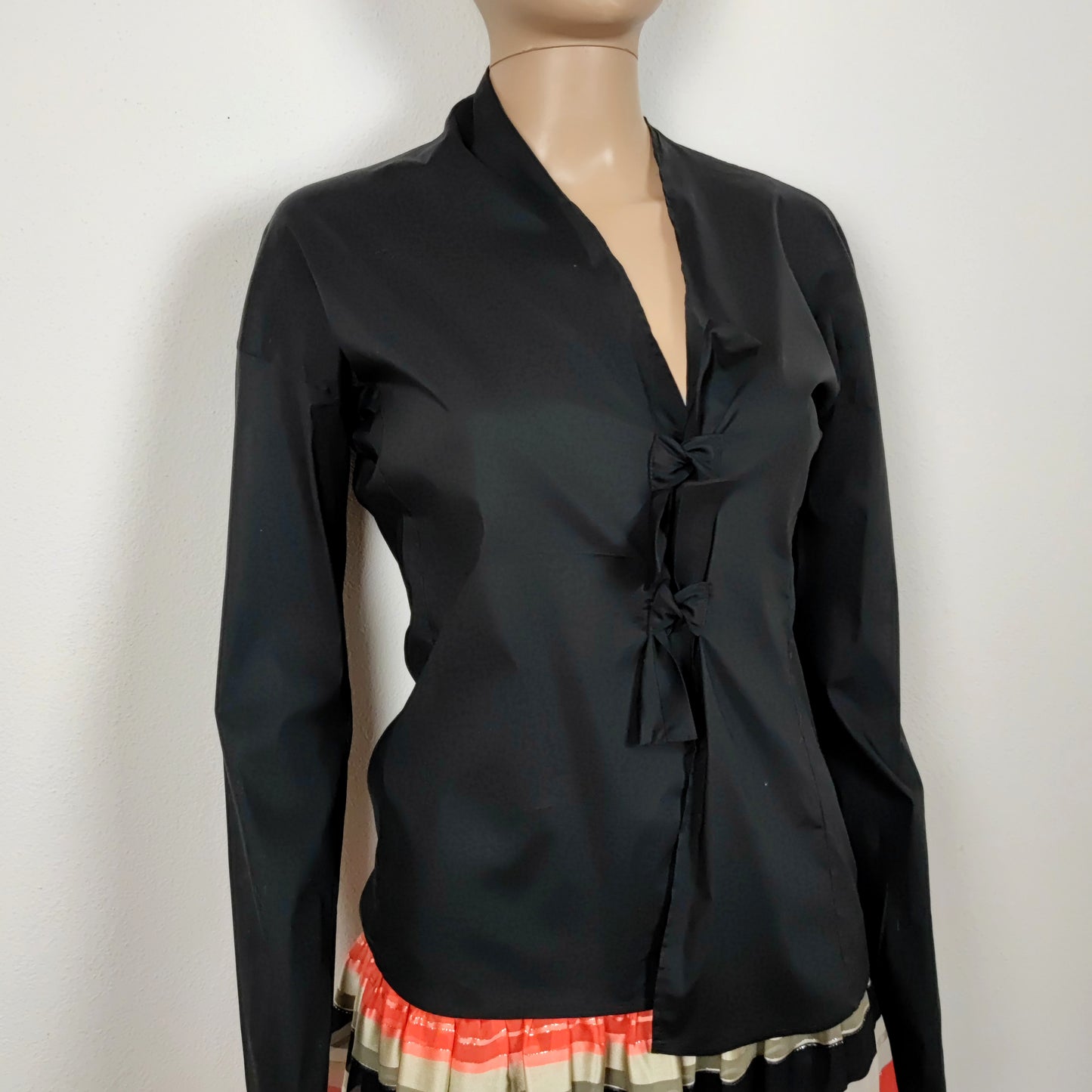 camicia Romeo Gigli nera con fiocchi