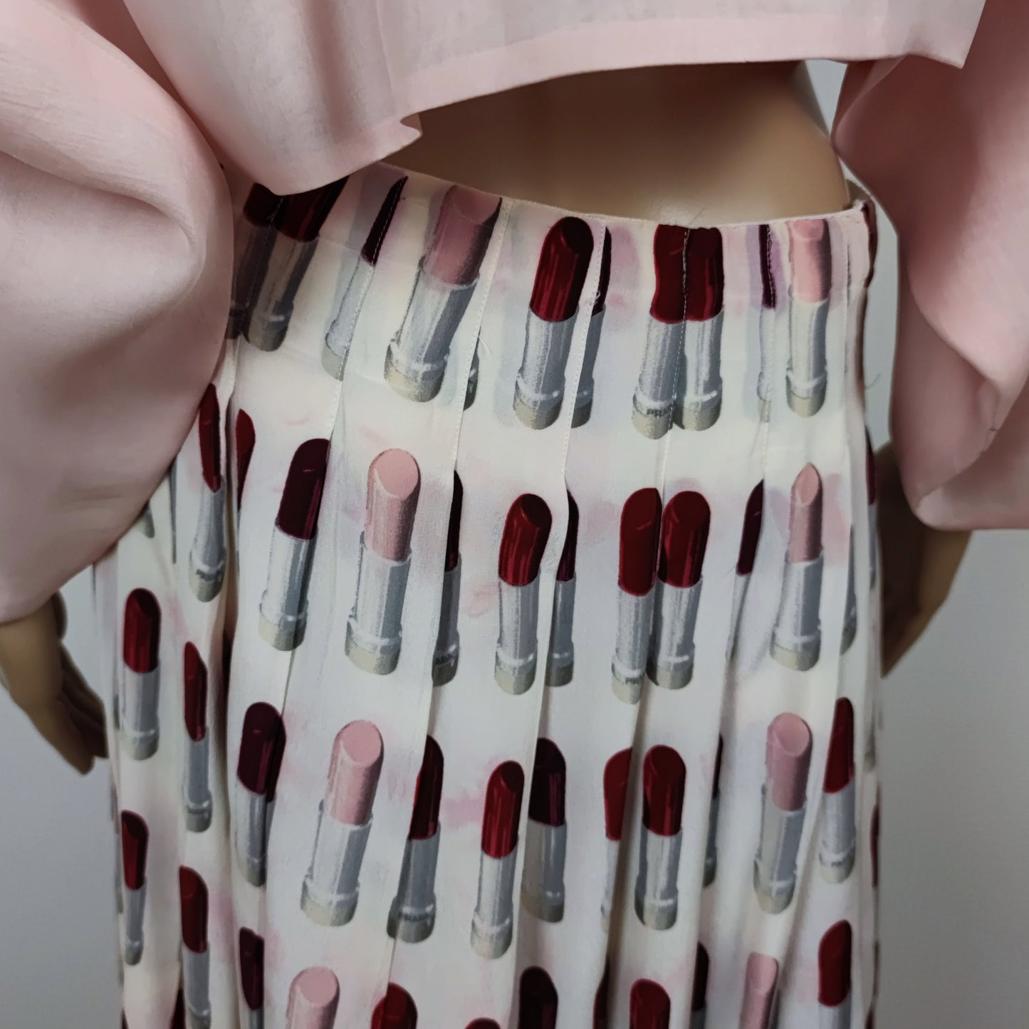 gonna Prada lipstick