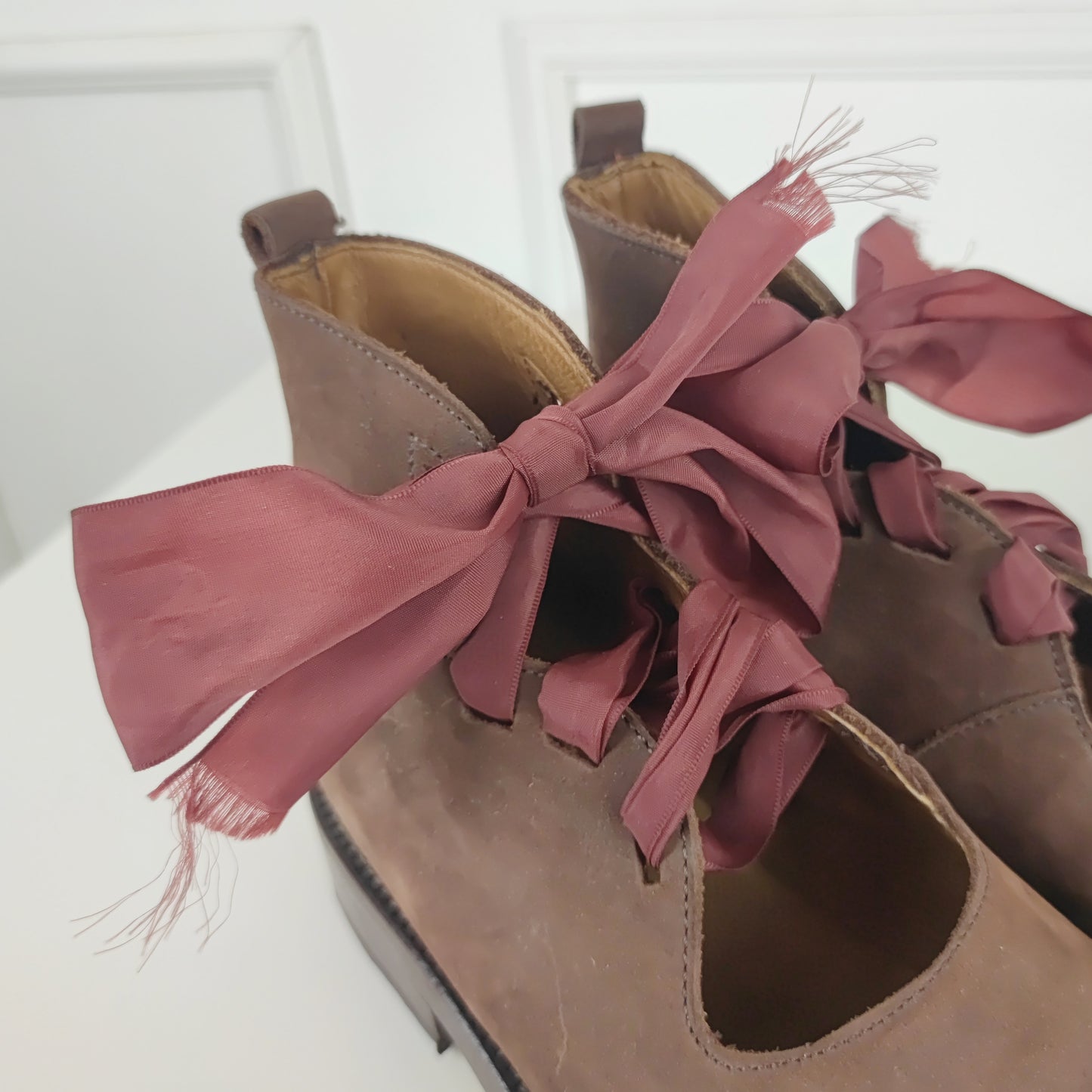 Scarpe Romeo Gigli con nastro