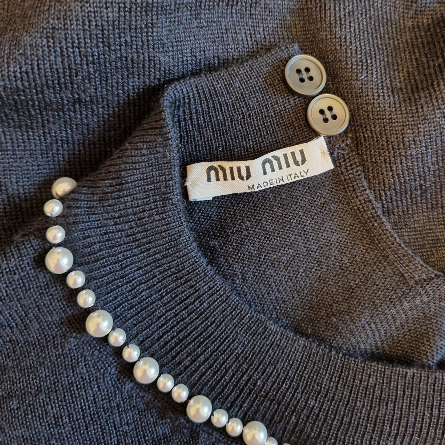 Miu Miu | Maglioncino blu notte con perle