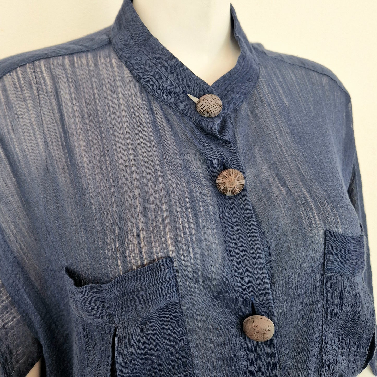 Romeo Gigli | Camicia blu tessuto velato con maxi bottoni