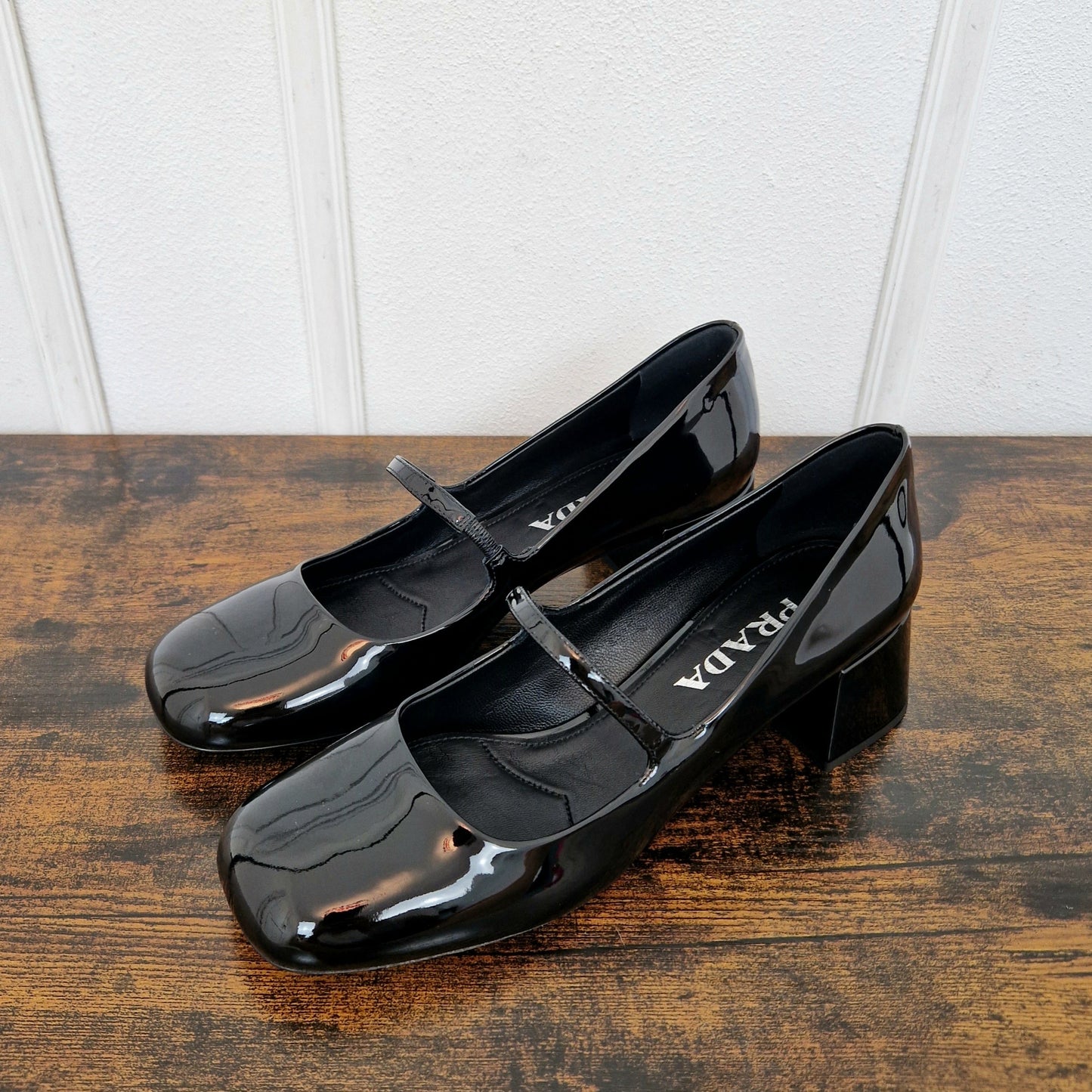 Prada | Mary jane in vernice nera nr.38