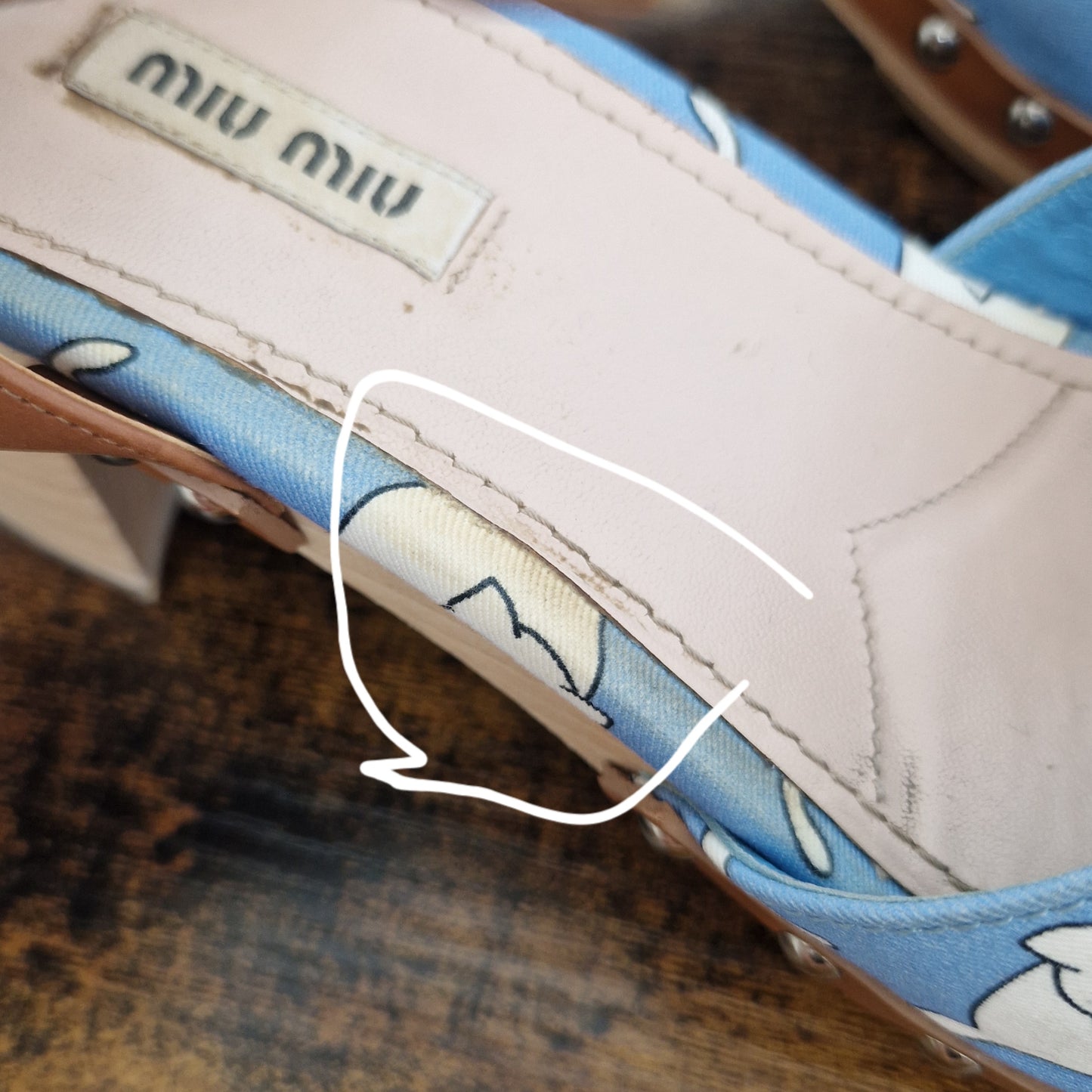 Miu Miu | Zoccoli gattini in tela e legno