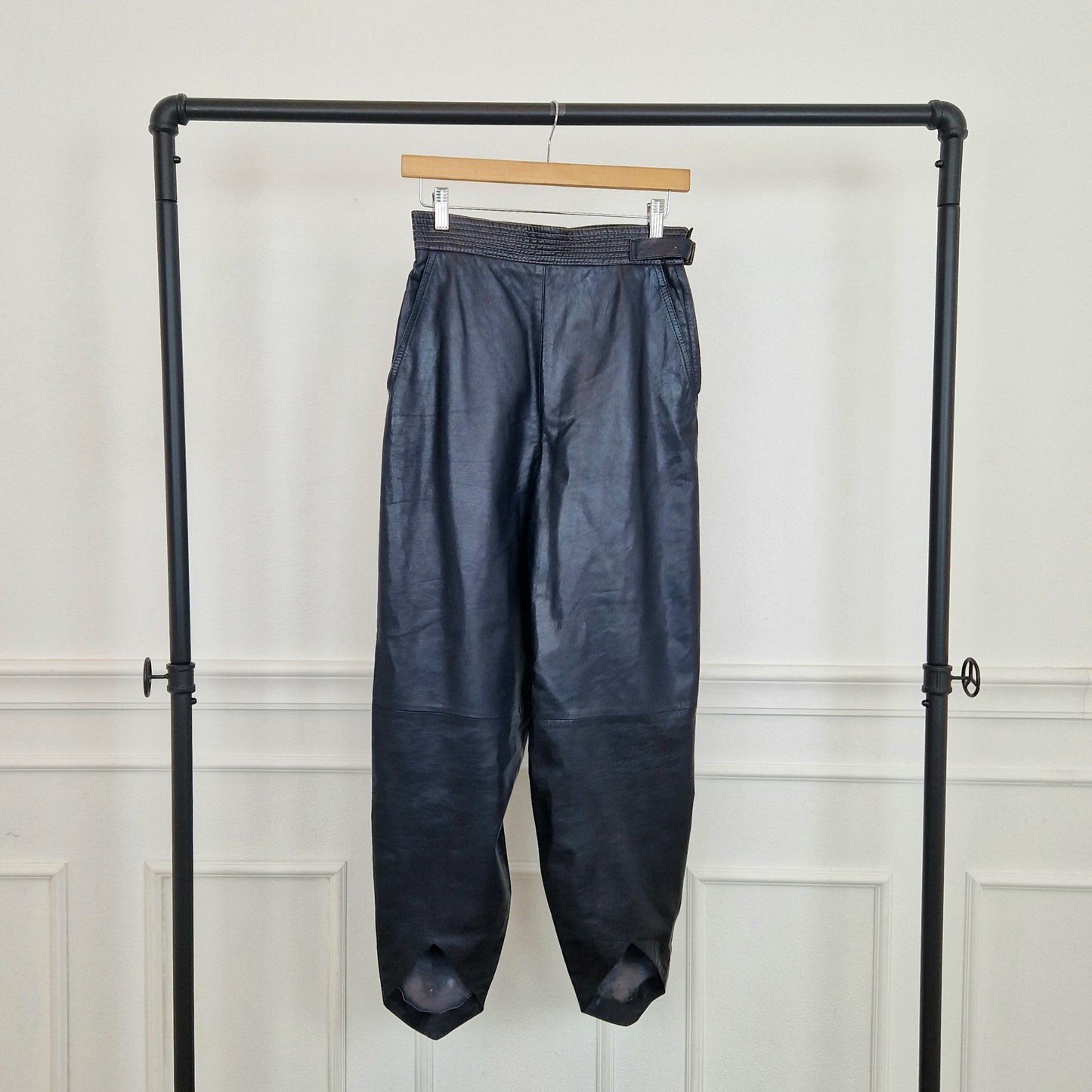 Pantaloni vintage pelle blu